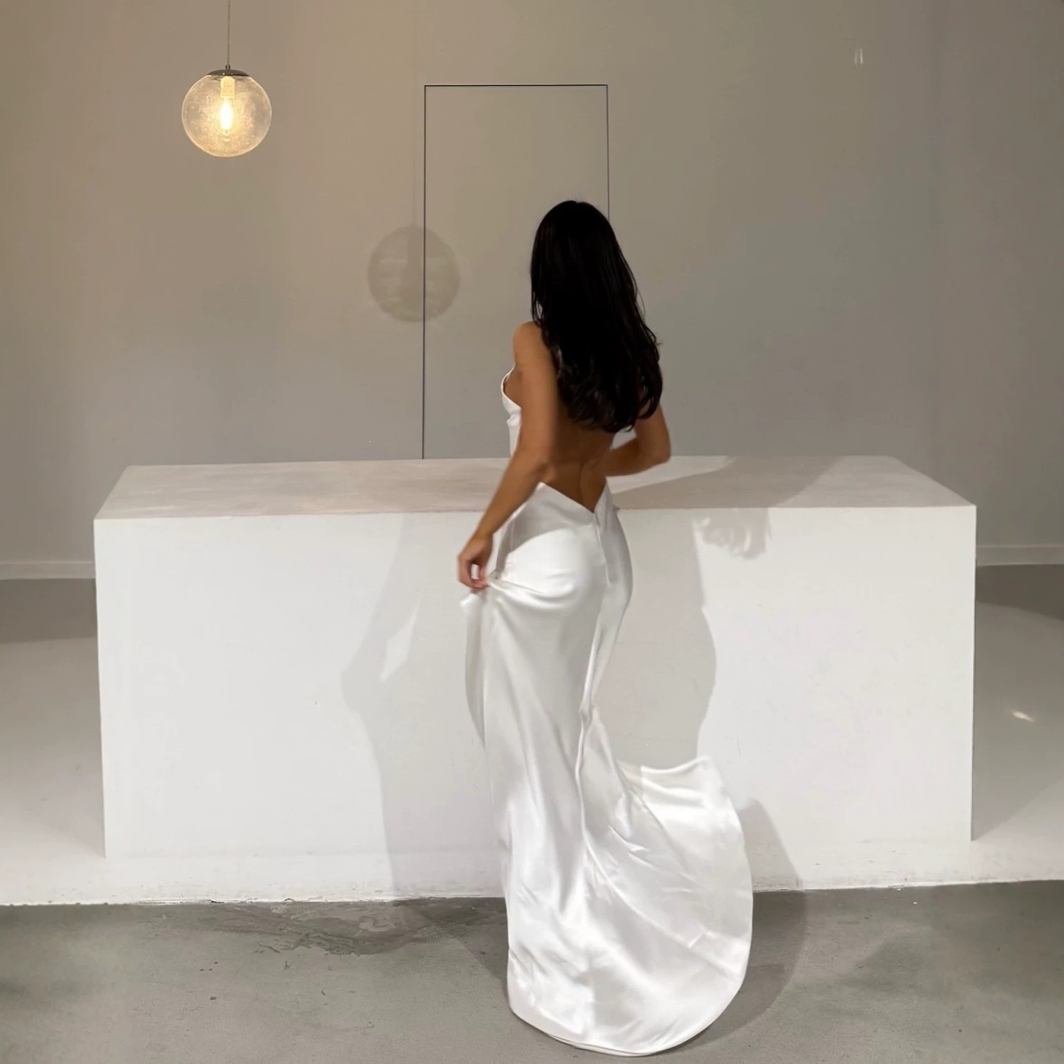 White Satin Maxi Evening Dress - Elegant Satin Evening Gown Split recension och pris
